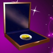 2014年6月：廣東萬(wàn)銀公司定制純銀鑲金紀(jì)念章制作