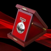 2015年12月訂制　中建八局進粵十五周年銀質(zhì)獎章訂制